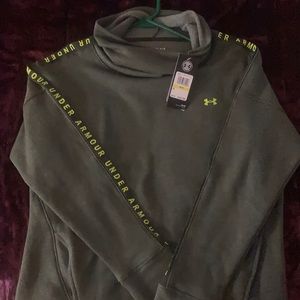 NWT-LOOKING TO TRADE: under armour size medium